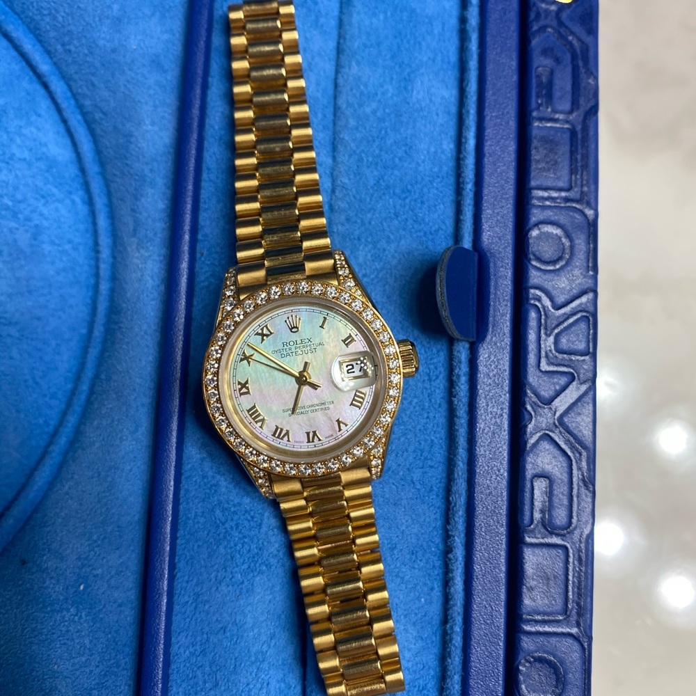 ROLEX 18k GOLD DIAMOND WATCH - Picture 6 of 16
